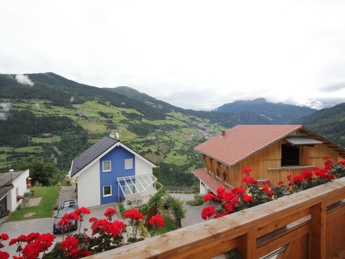 Modern Apartment In Hochgallmigg With Balcony Kültér fotó