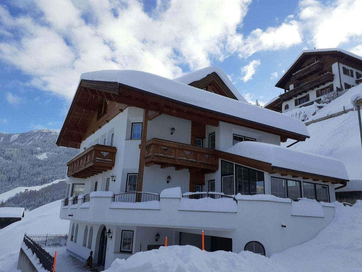 Modern Apartment In Hochgallmigg With Balcony Kültér fotó